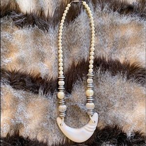Vintage Necklace (costume jewelry)